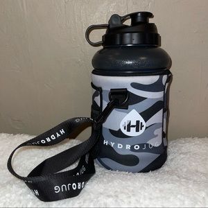 Black Camo Hydrojug with straw